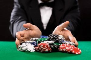 Benefits of Playing Poker Games Online